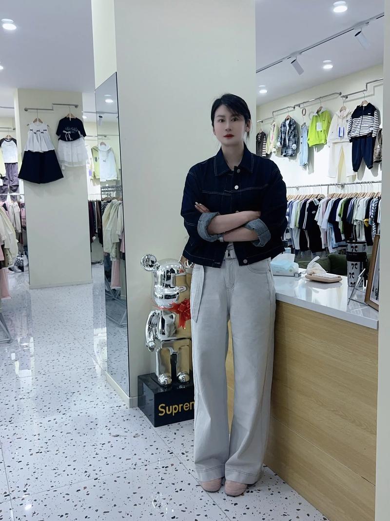 灌云县服装店:时尚前沿的微风